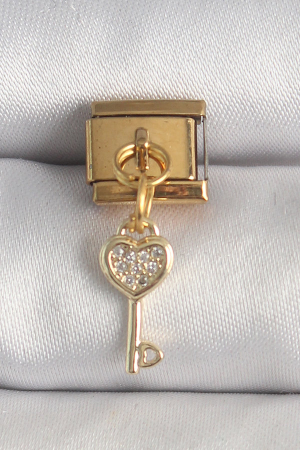 316L Çelik Gold Renk Sallantı Zirkon Taşlı Kalpli Anahtar Model Nomination Charm