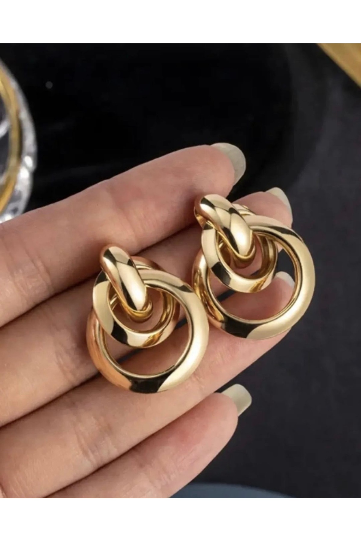 Halka Model Mantar Geçmeli Küpe