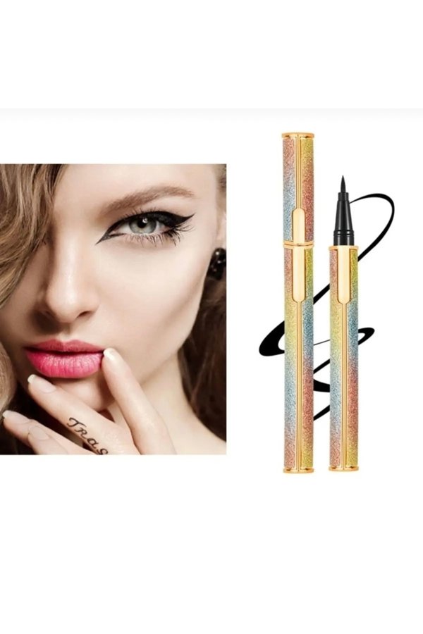 Siyah Kalem Formunda Suya Dayanıklı Eyeliner